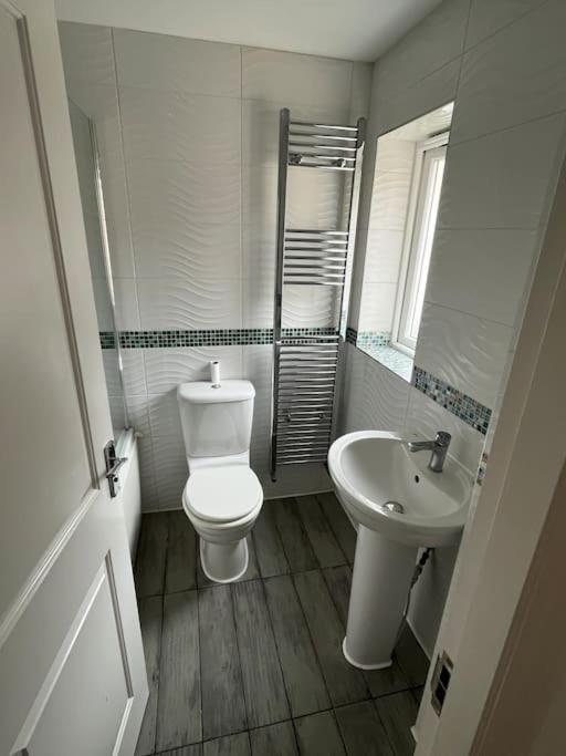 Detached Home, Easy Access For * Milton Keynes