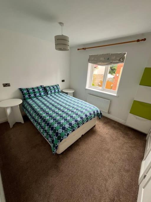 Detached Home, Easy Access For Milton Keynes