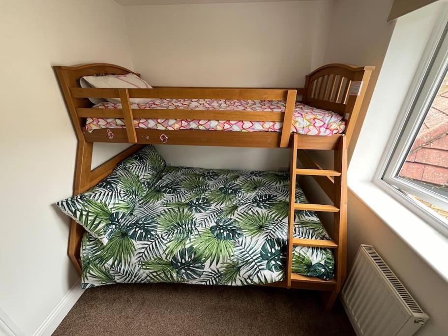 Detached Home, Easy Access For Holiday home *