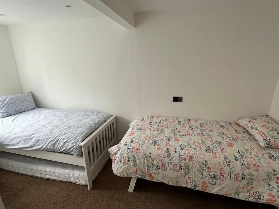 Detached Home, Easy Access For Holiday home